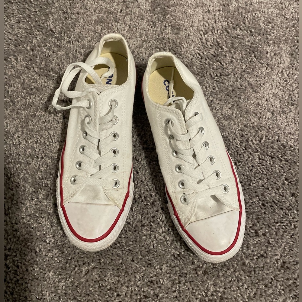 Women’s white low-top converse. Size 7.
